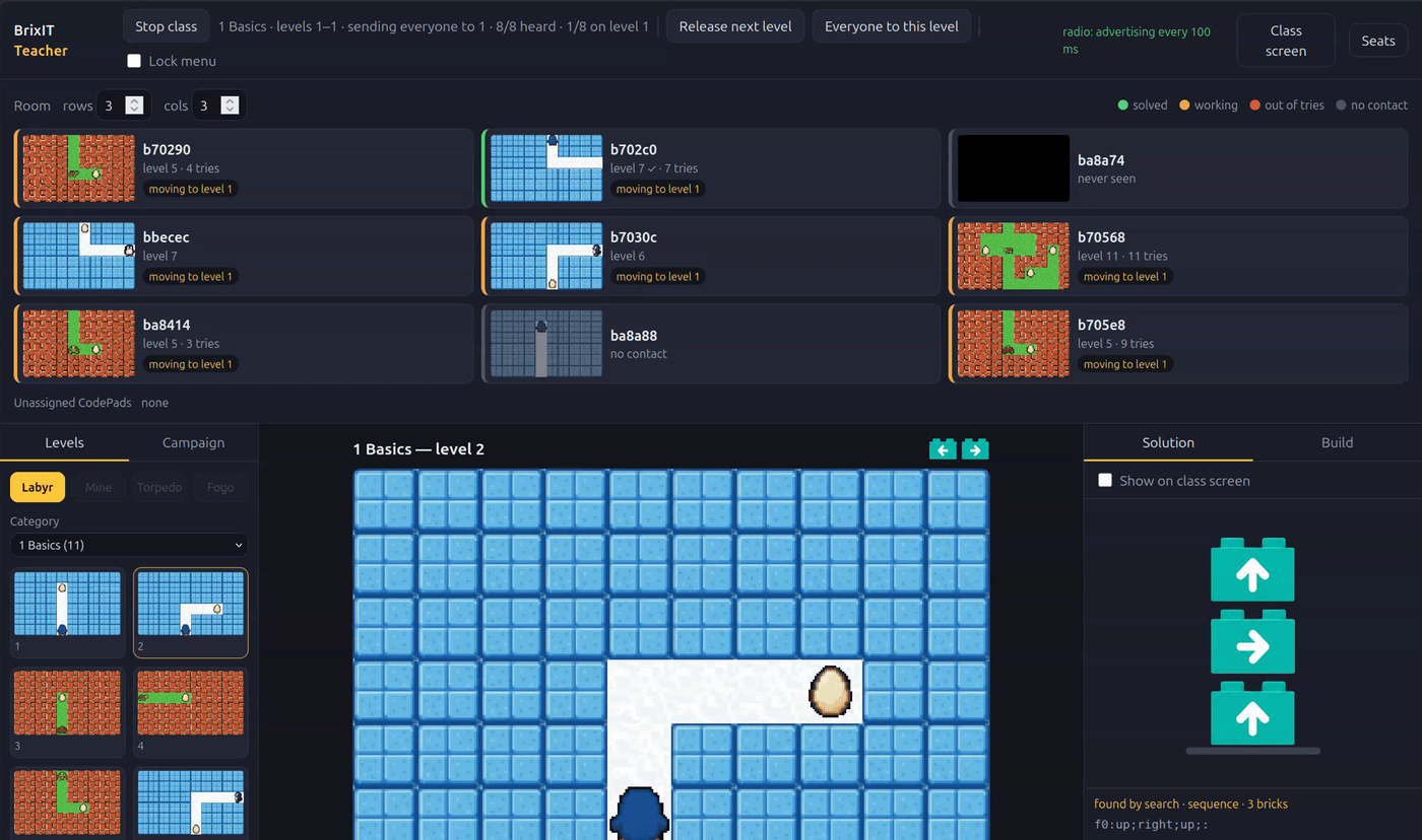 Teacher Platform overview: lesson list and class controls on a laptop